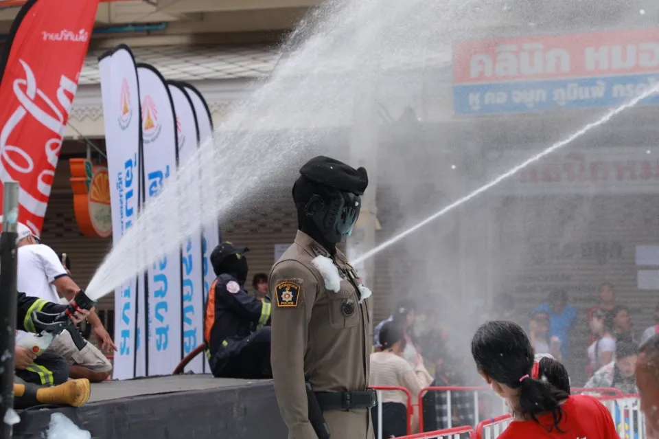 world-s-first-robotcop-987976606